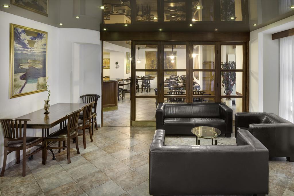פראג Hotel Otar מראה חיצוני תמונה