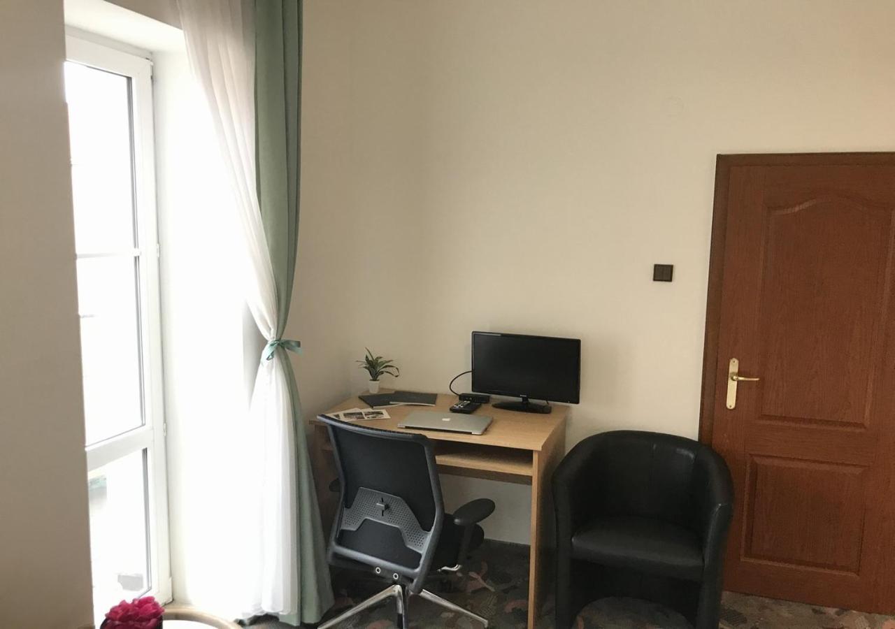 פראג Hotel Otar מראה חיצוני תמונה