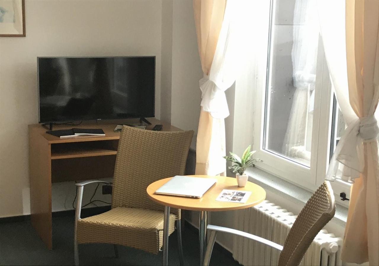 פראג Hotel Otar מראה חיצוני תמונה